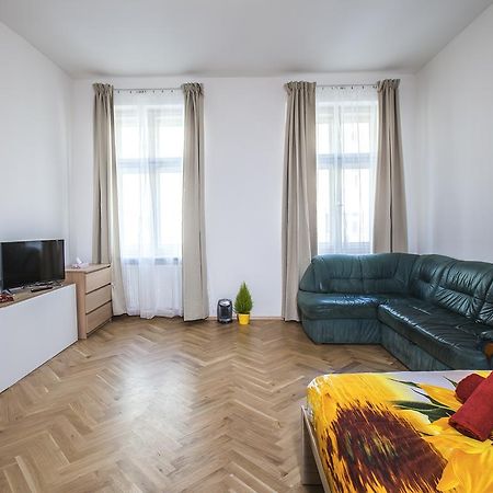 Beautiful Central Apartment Thámova Prága Kültér fotó